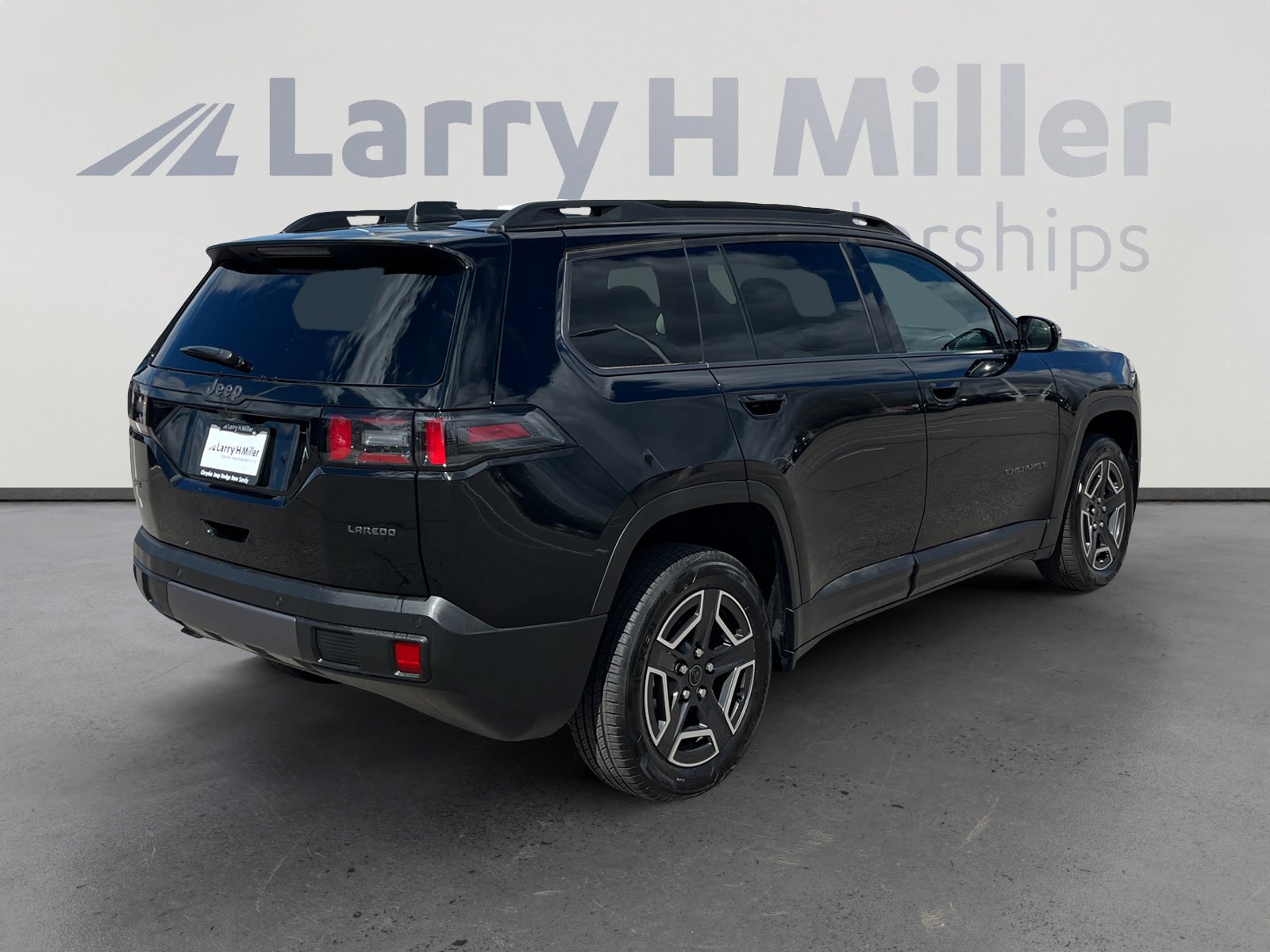 New 2026 Jeep Cherokee Laredo AWD/4WD image 5