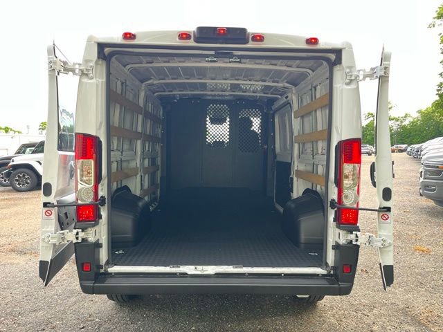 Used 2025 RAM ProMaster 2500 w/ U-Haul Equipment Group FWD image 8