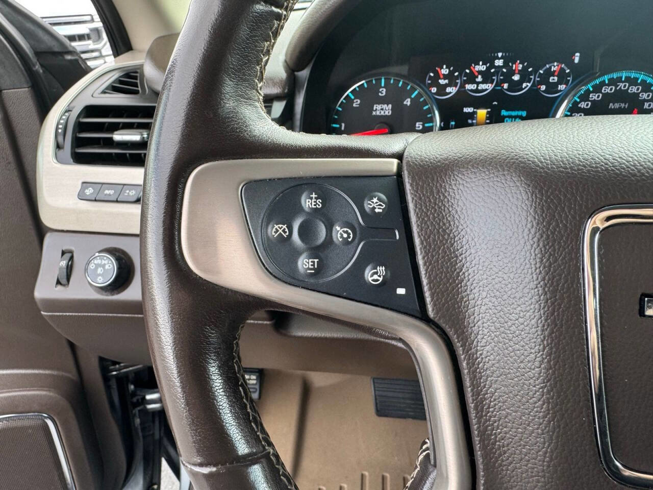 Used 2019 GMC Yukon XL Denali AWD/4WD image 22
