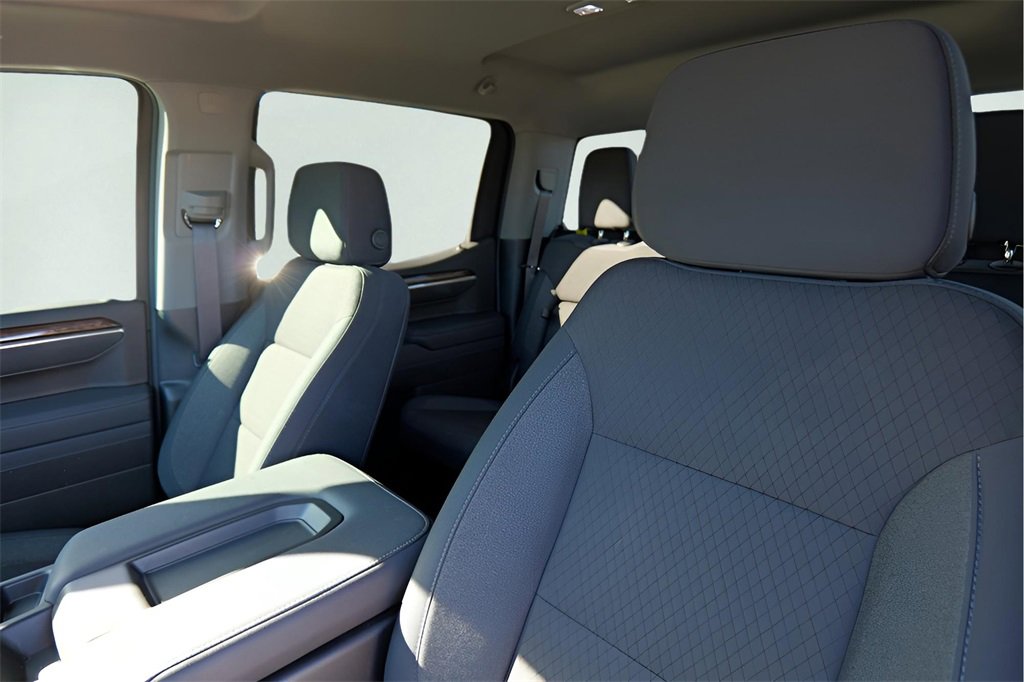 New 2025 GMC Sierra 1500 Elevation image 10