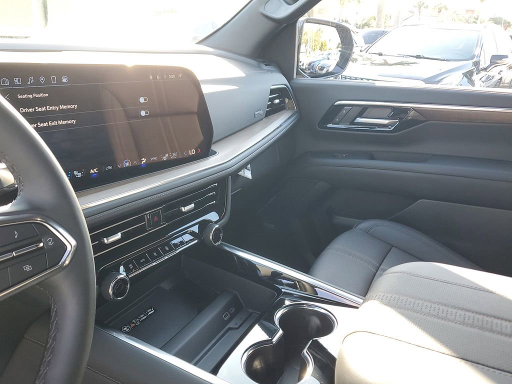 Used 2025 Chevrolet Tahoe High Country image 22