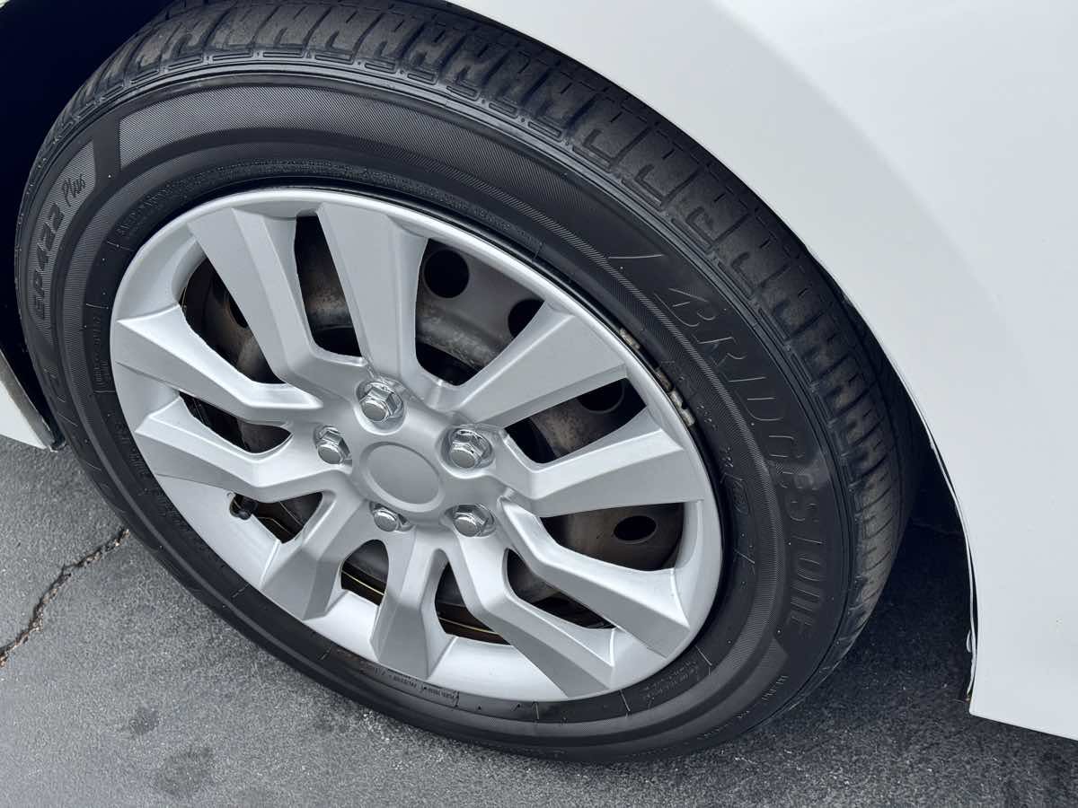 Used 2016 Toyota Corolla LE FWD image 22