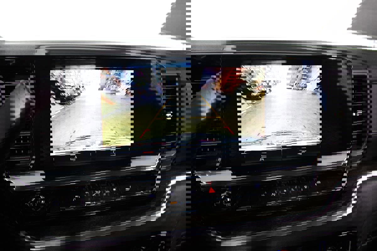 Used 2025 GMC Sierra 1500 Elevation image 21