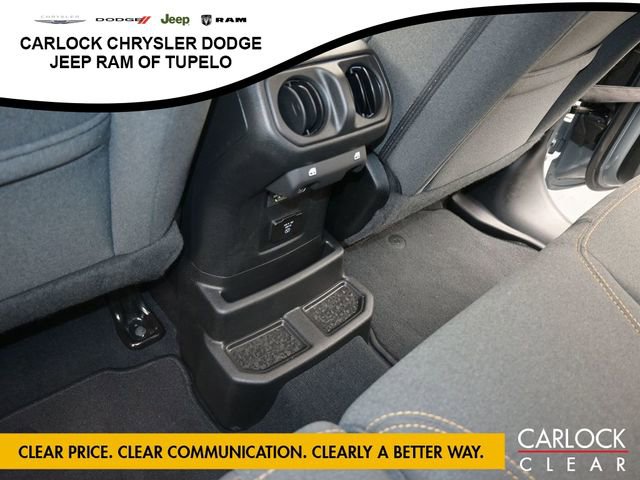 Used 2025 Jeep Wrangler Sahara image 27