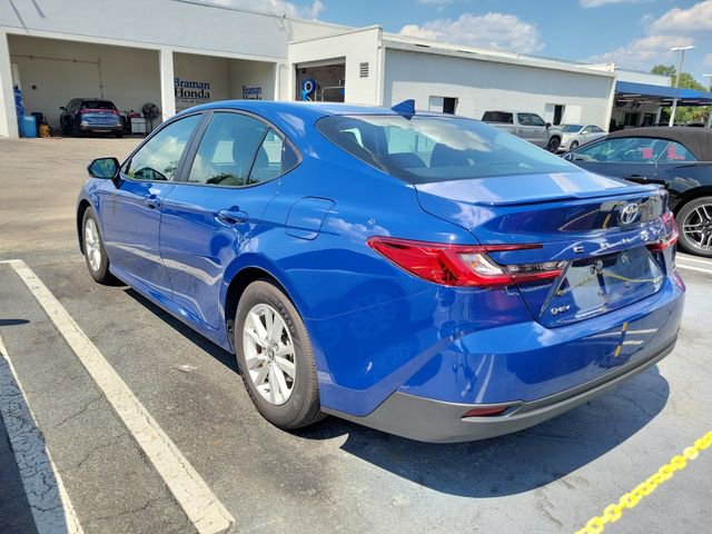 Used 2025 Toyota Camry LE w/ Convenience Package FWD image 4