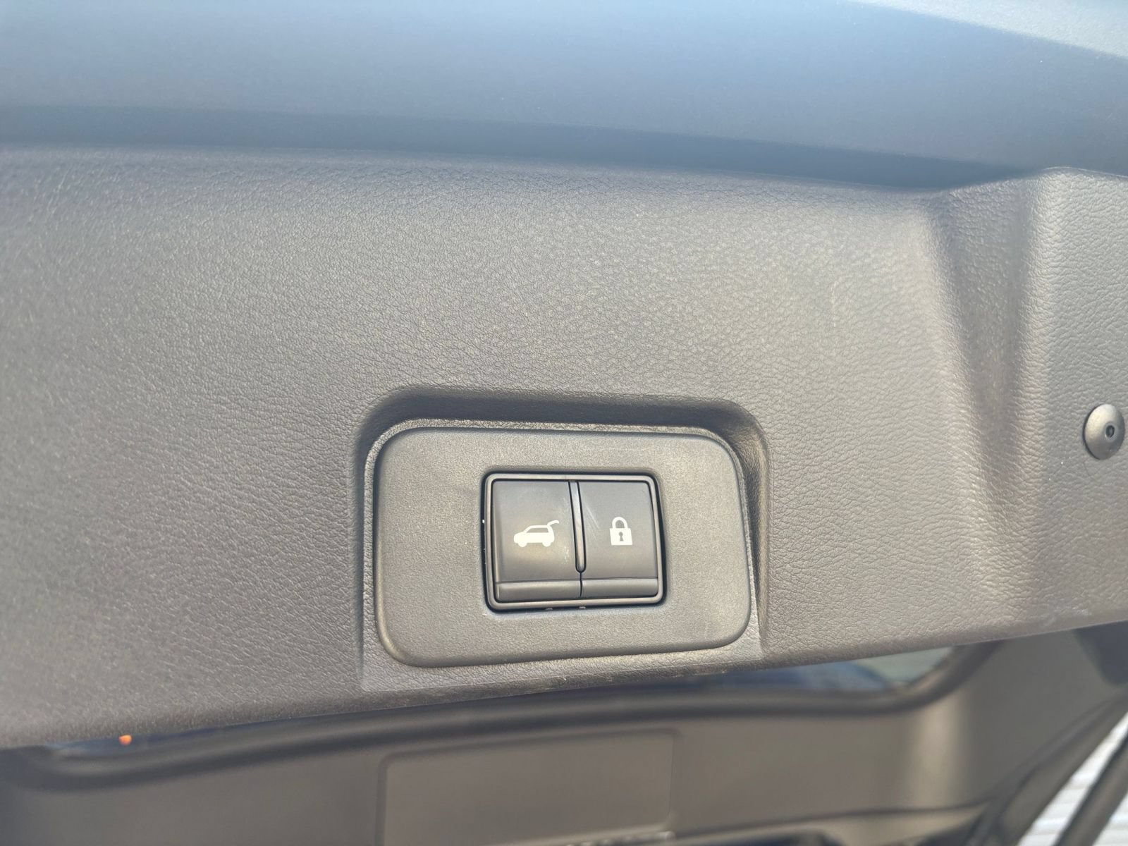 Used 2026 Nissan Rogue SL AWD/4WD image 19