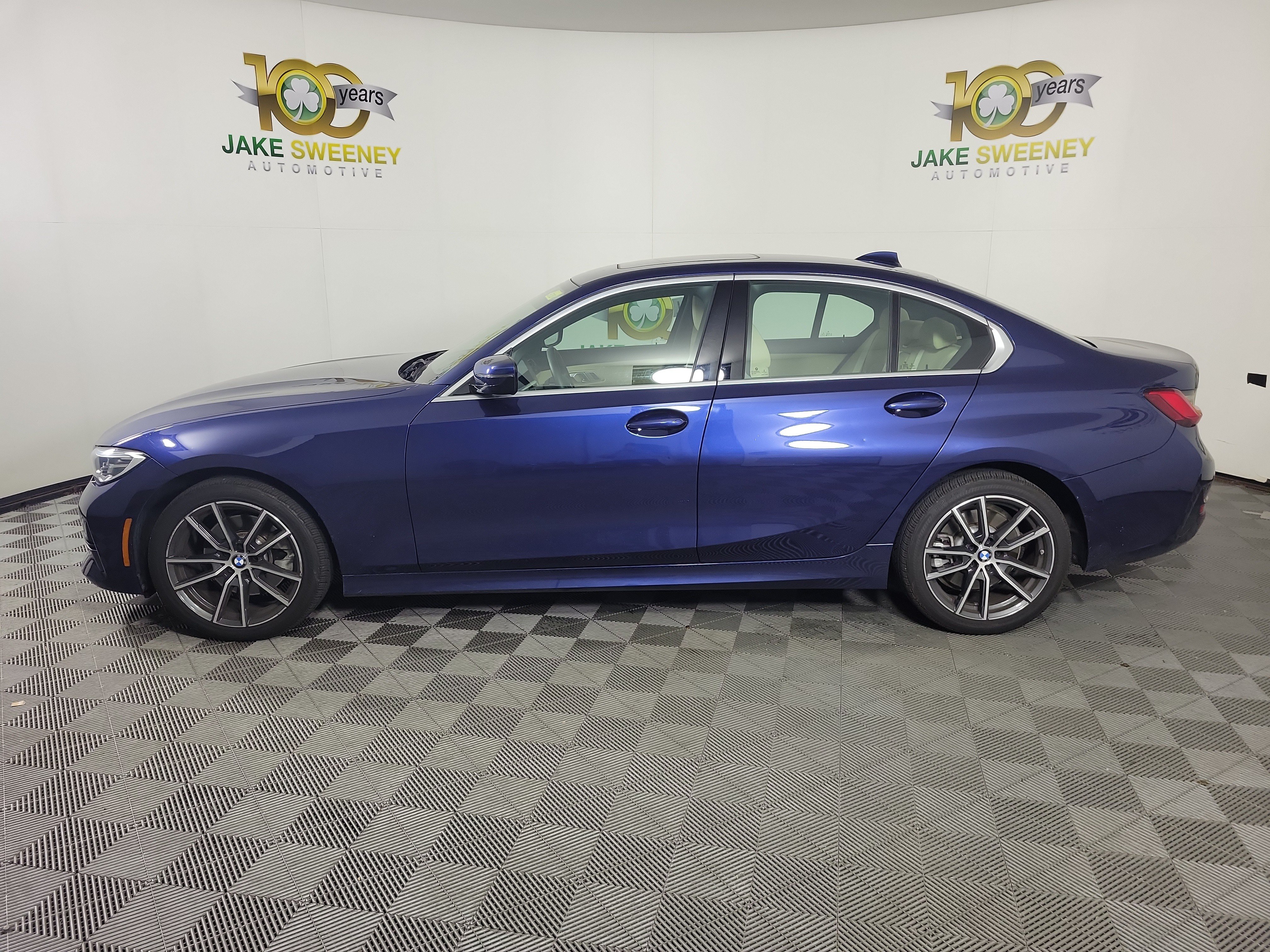 Used 2020 BMW 330i xDrive Sedan w/ Convenience Package AWD/4WD image 2