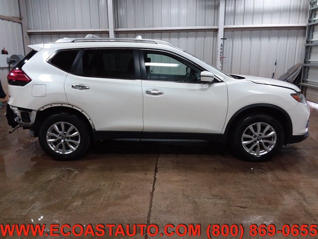 Used 2017 Nissan Rogue SV AWD/4WD image 3