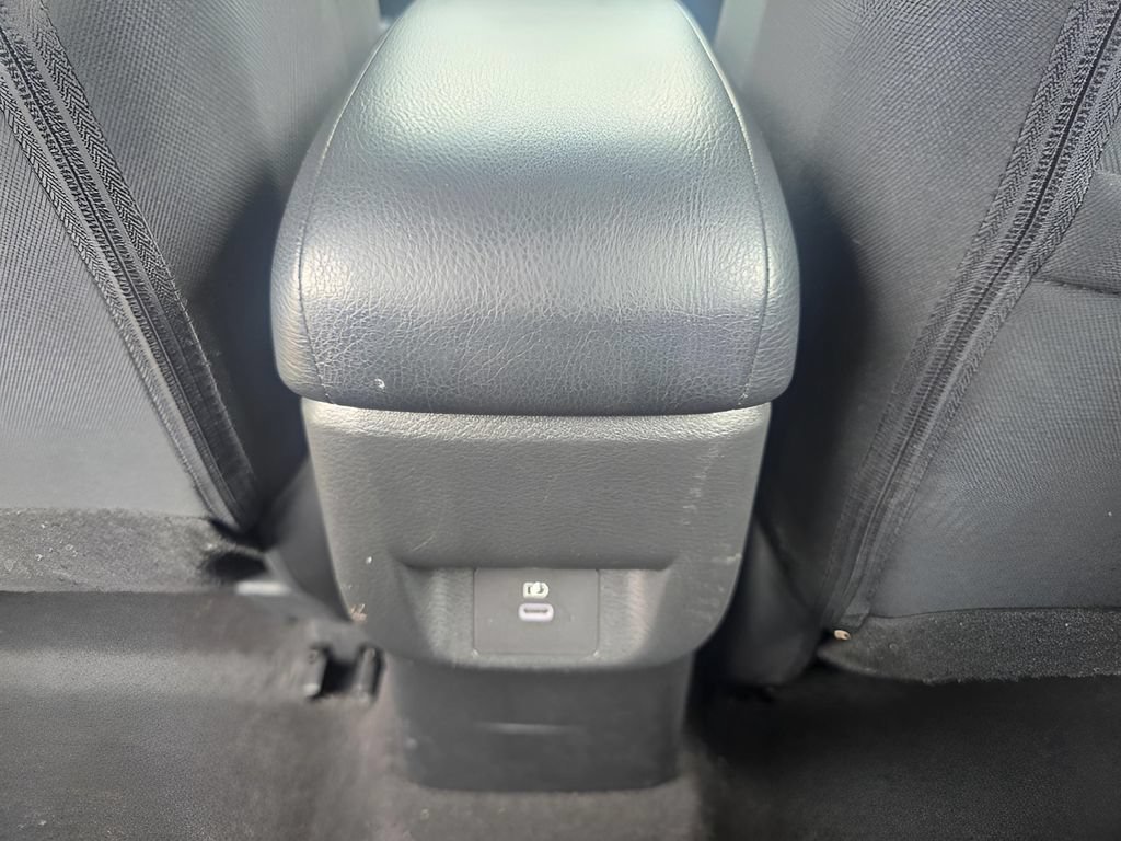 Used 2025 Nissan Versa SV FWD image 27