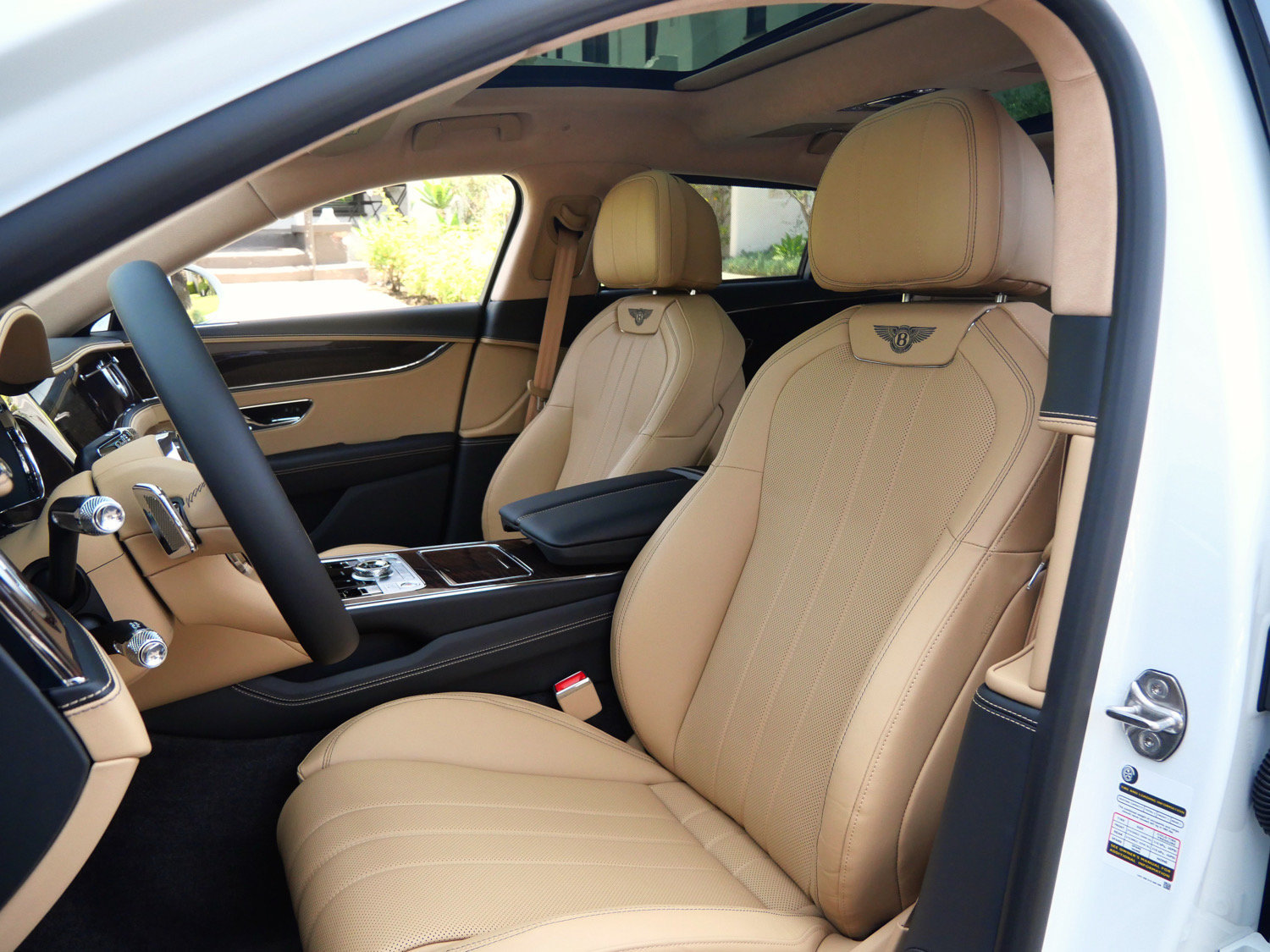 New 2026 Bentley Flying Spur V8 AWD/4WD image 16