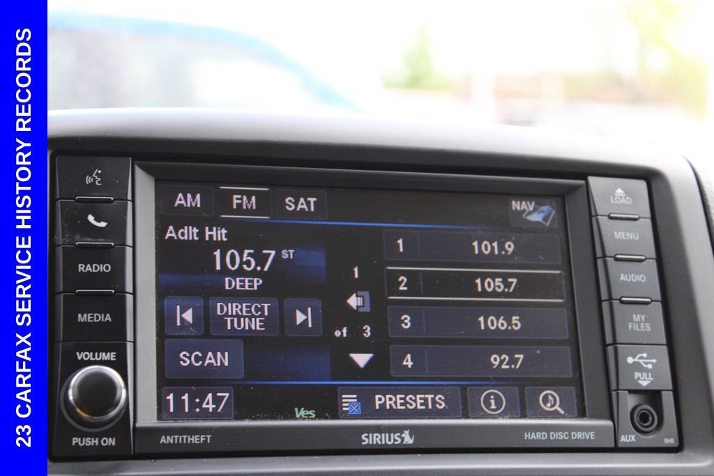 Used 2016 Chrysler Town & Country Touring-L image 41