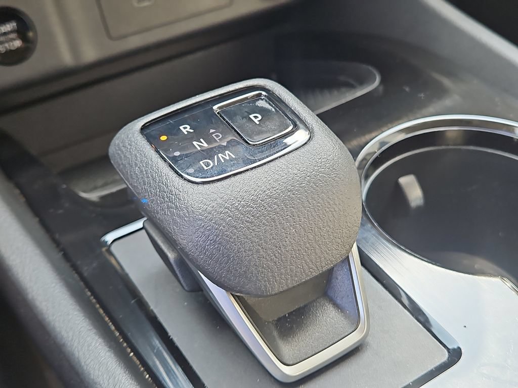 Used 2025 Nissan Rogue SV AWD/4WD image 35