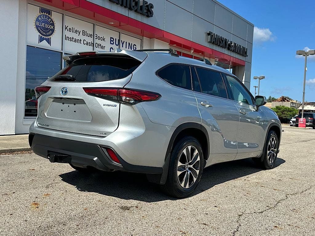 Certified 2020 Toyota Highlander XLE AWD/4WD image 5