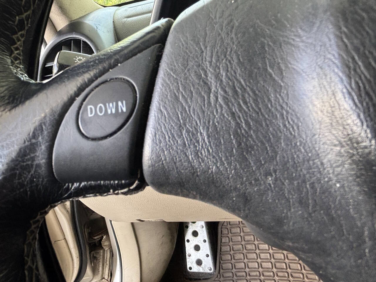 Used 2005 Lexus IS 300 RWD image 17
