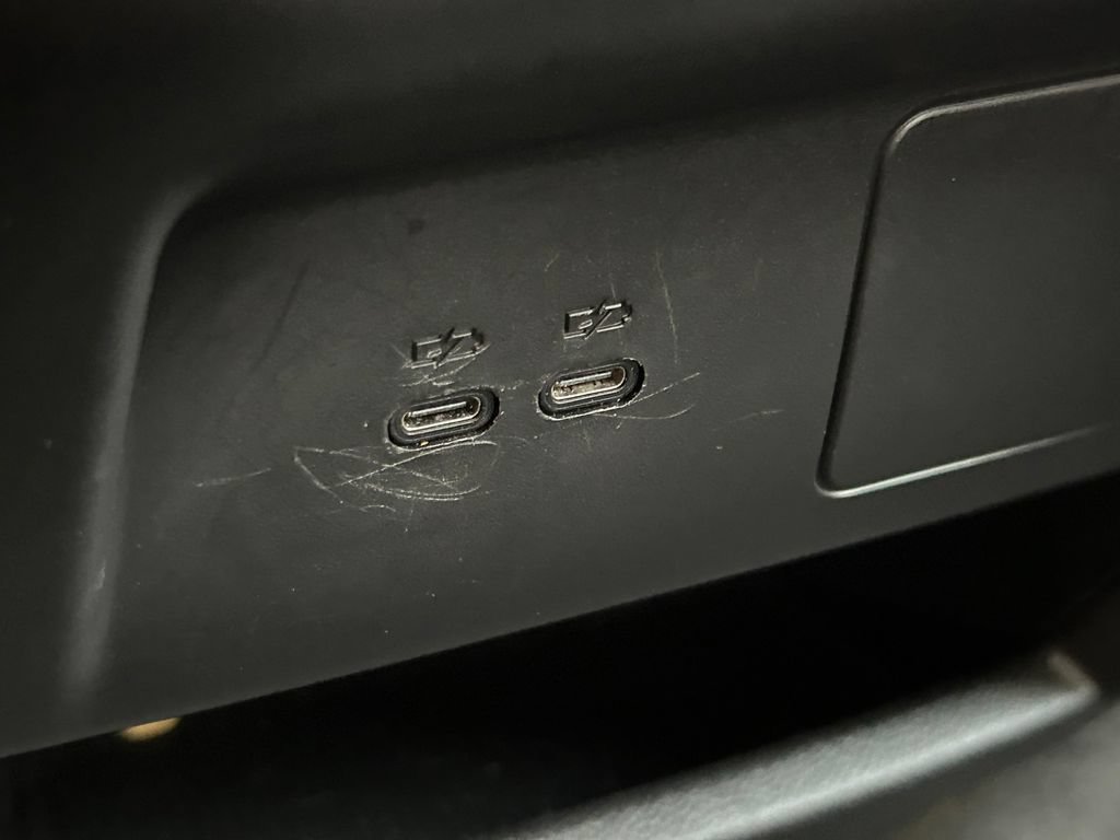 Used 2025 Chevrolet Traverse LT FWD image 21