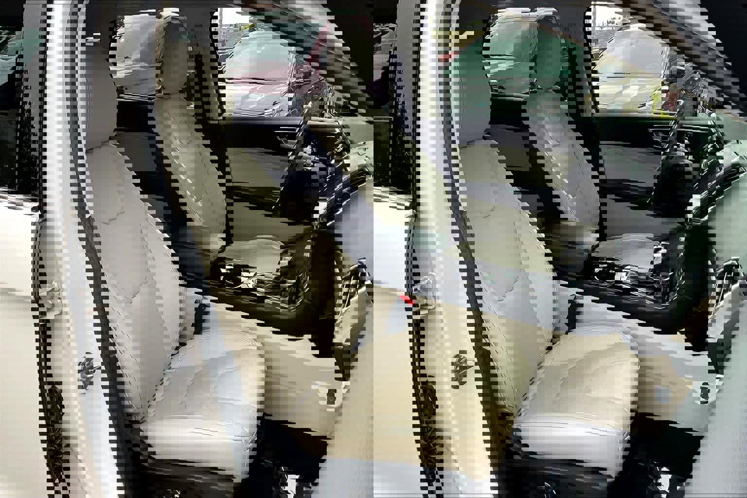 Used 2017 Ford Edge Titanium w/ Equipment Group 301A FWD image 8