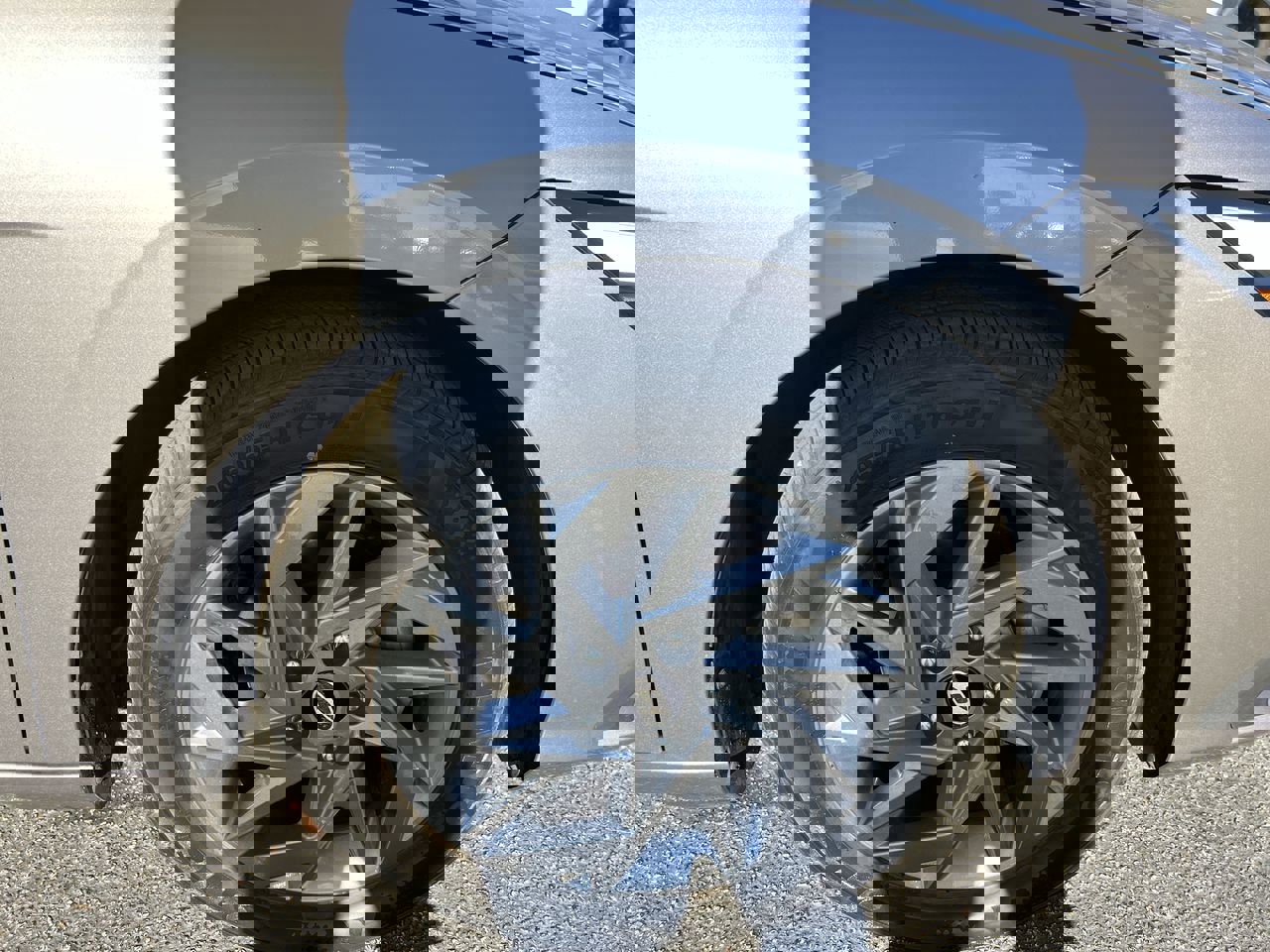 Used 2024 Hyundai Elantra SEL image 13