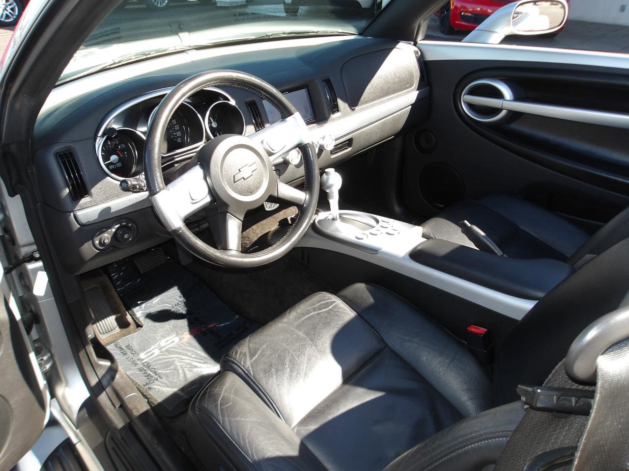 Used 2004 Chevrolet SSR w/ Preferred Equipment Group RWD image 16