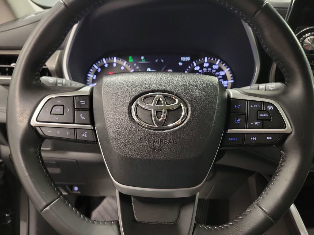Used 2022 Toyota Highlander XLE image 20