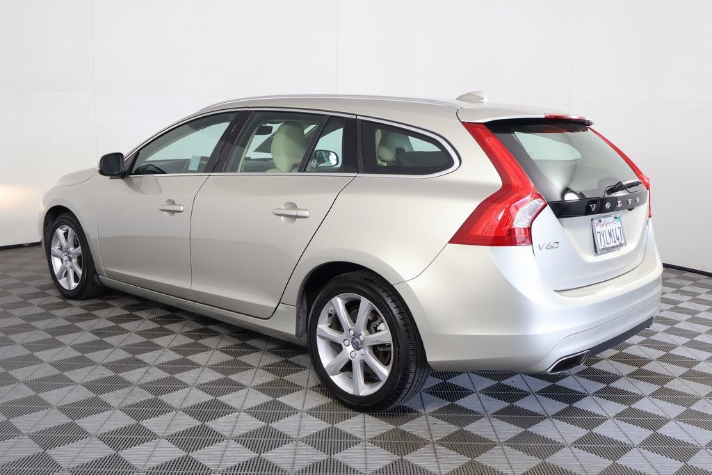 Used 2017 Volvo V60 T5 Premier w/ Convenience Package FWD image 6