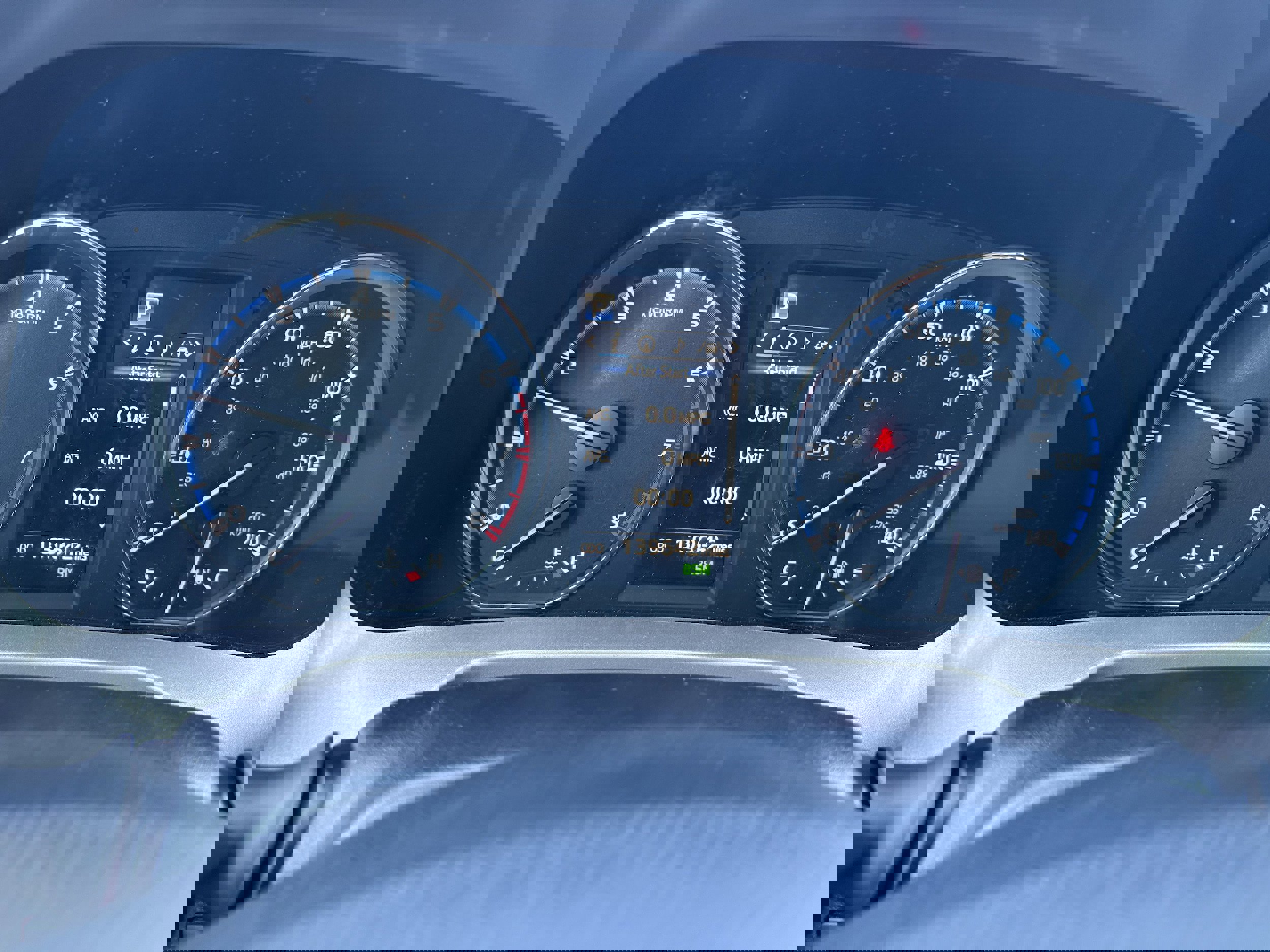 Used 2018 Toyota RAV4 Limited w/ All Weather Liner Package image 3