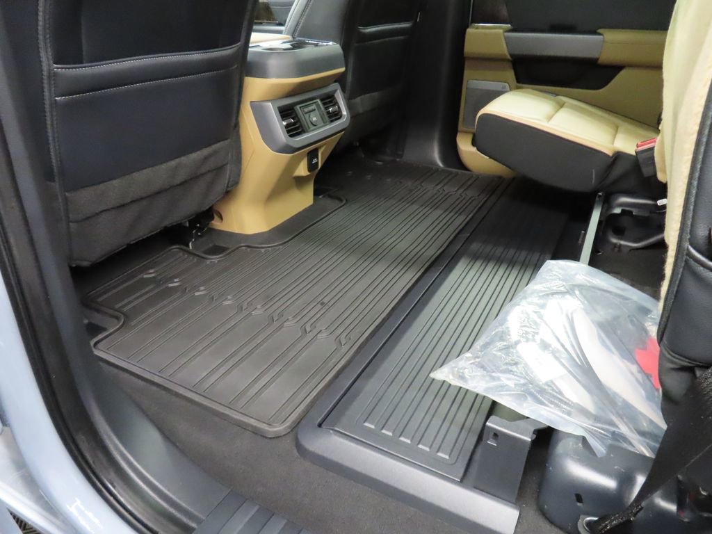 Used 2025 Ford F350 Lariat w/ Lariat Ultimate Package image 58