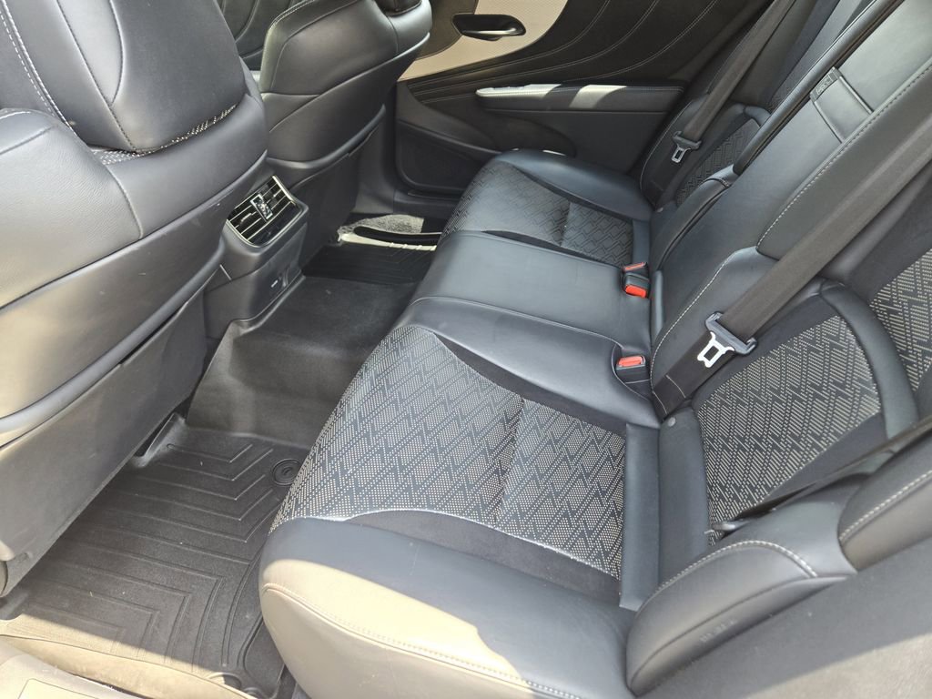 Used 2018 Lexus LS 500 F Sport w/ Accessory Package (Z1) RWD image 31