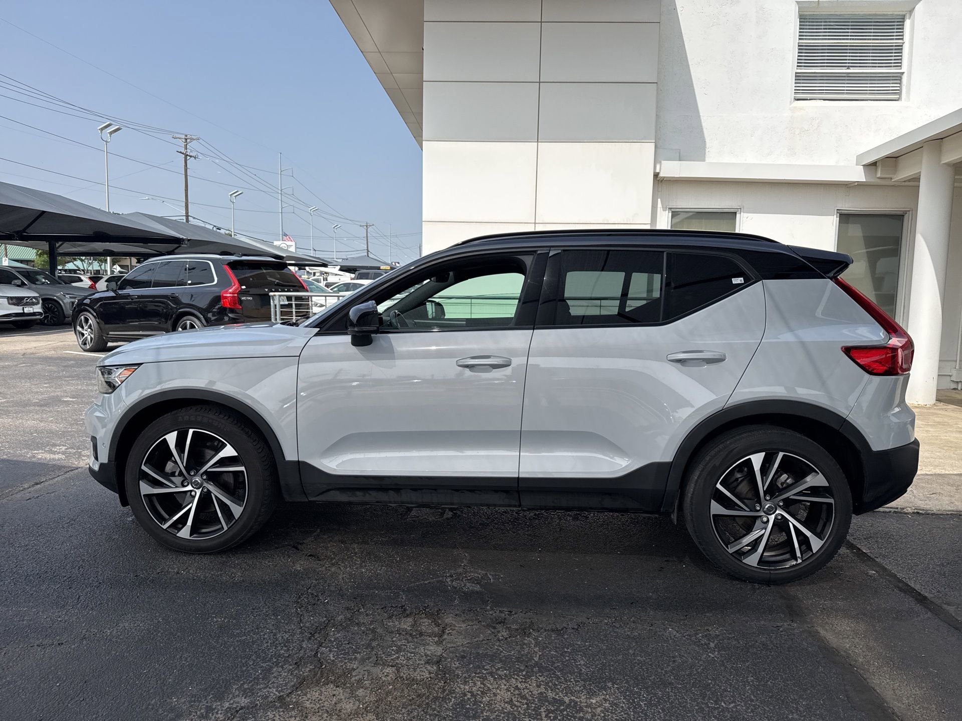 Used 2021 Volvo XC40 T5 R-Design w/ Advanced Package AWD/4WD image 8