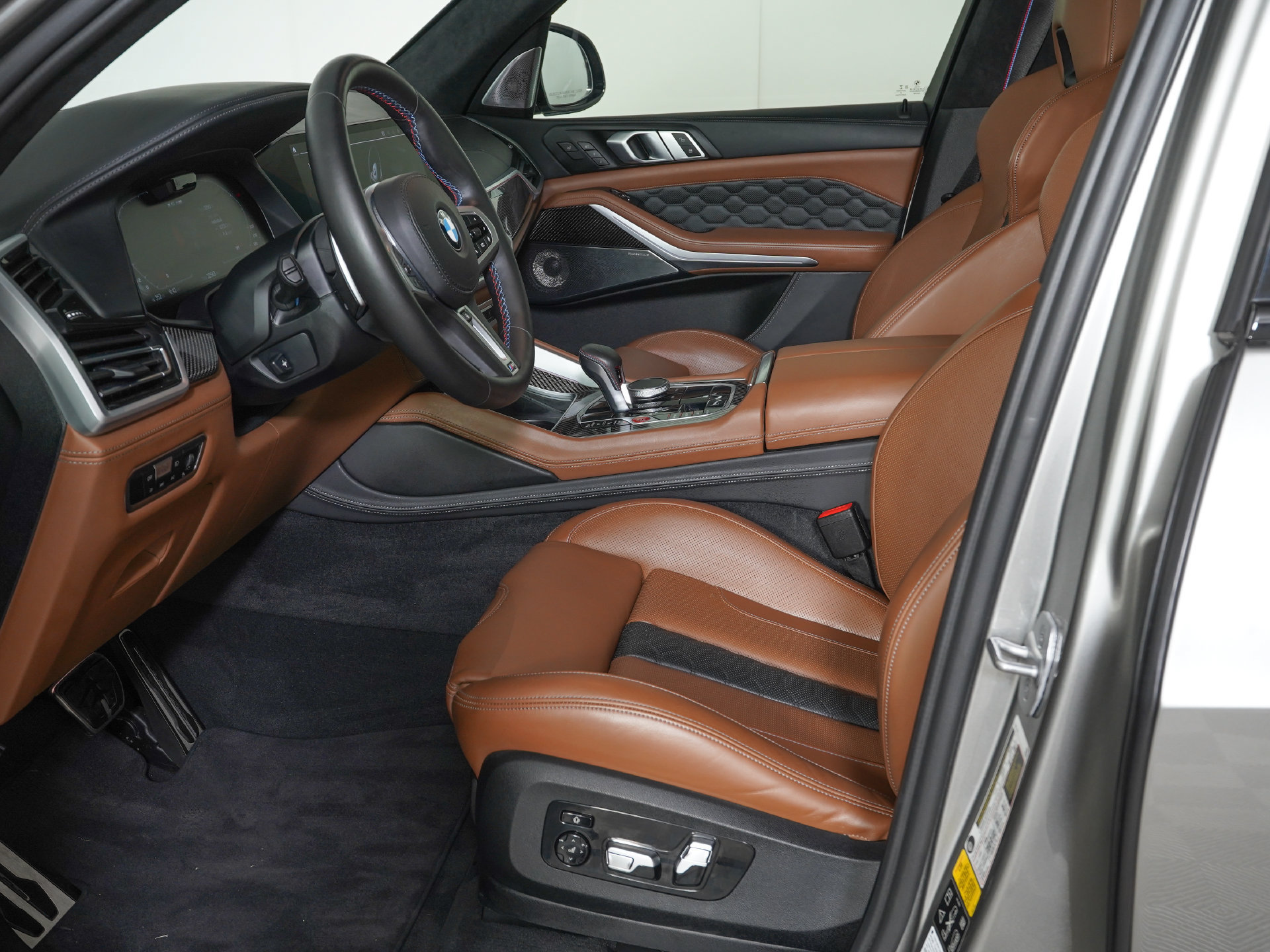 Used 2021 BMW X5 M w/ Competition Package AWD/4WD image 15