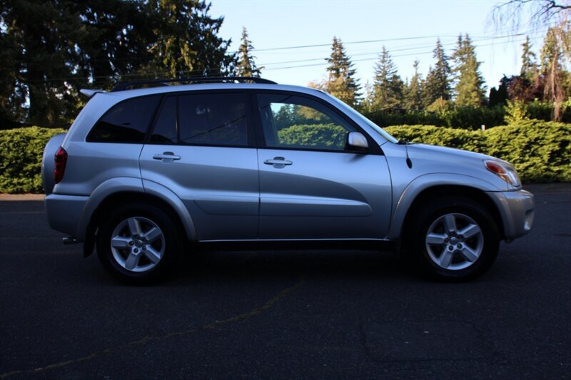 Used 2005 Toyota RAV4 4WD image 12