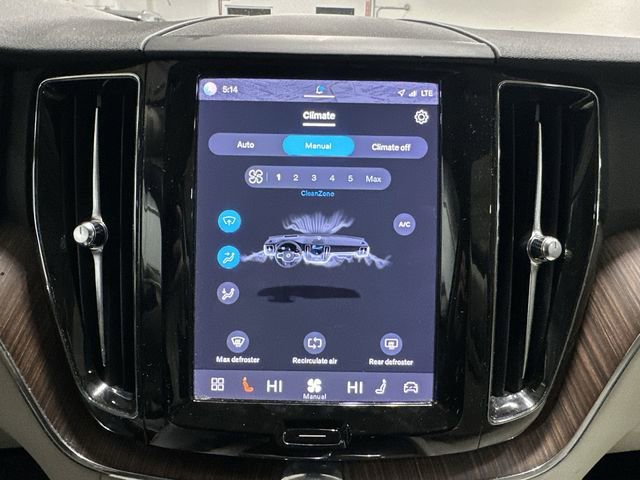 Used 2022 Volvo XC60 B5 Momentum image 21