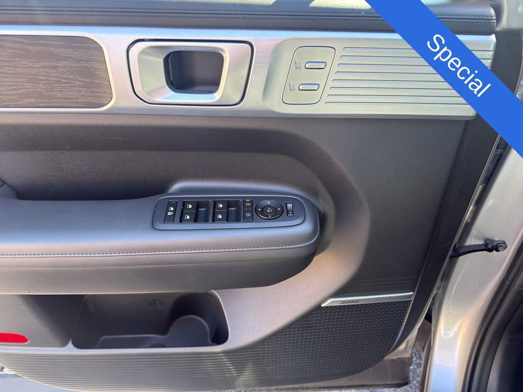Used 2024 Hyundai Santa Fe Limited image 9