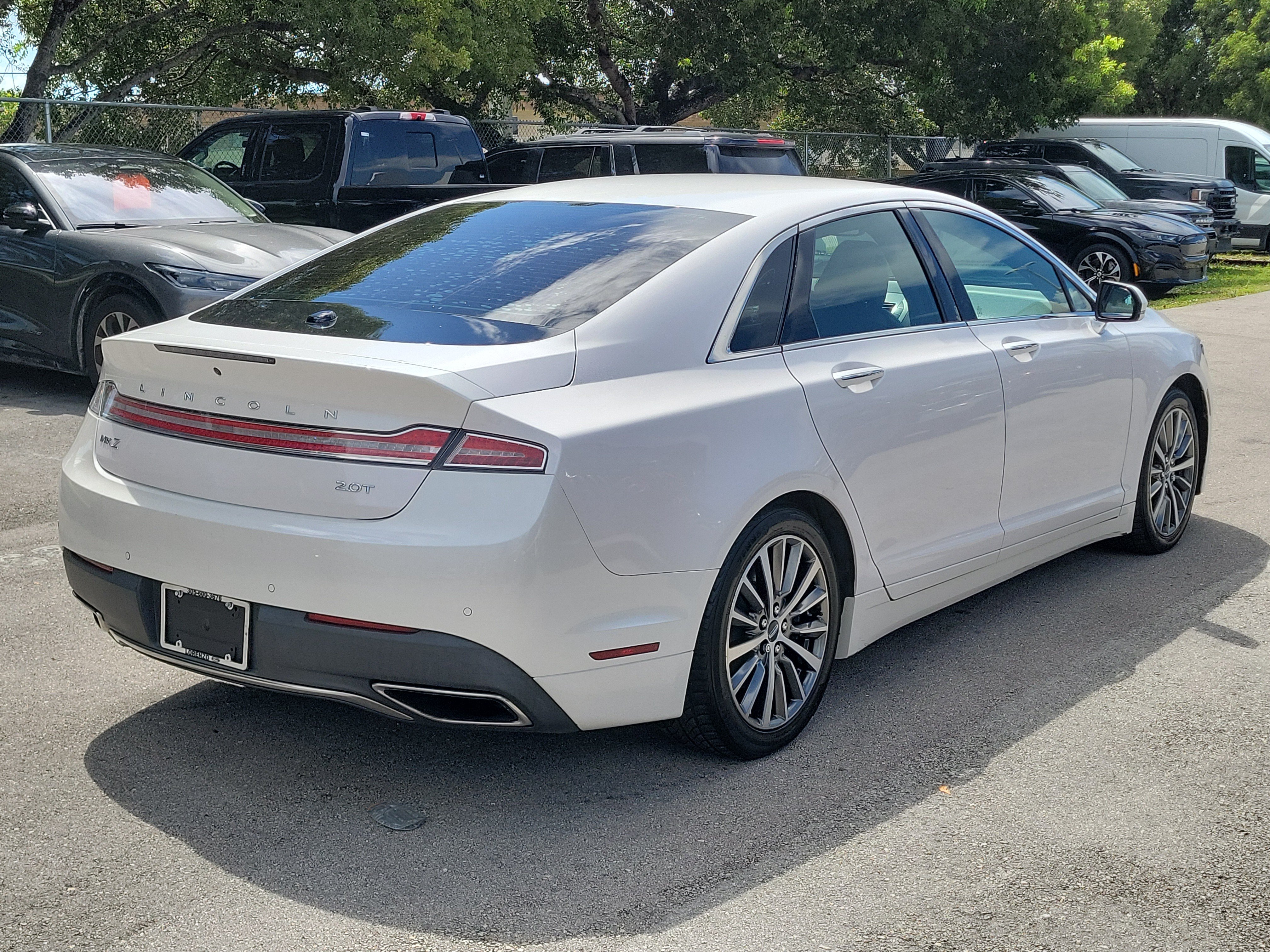 Used 2020 Lincoln MKZ FWD image 5