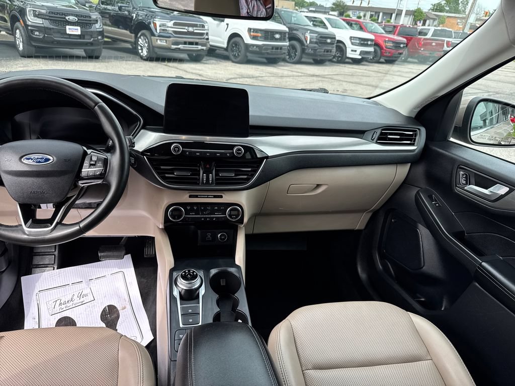 Used 2021 Ford Escape Titanium FWD image 15