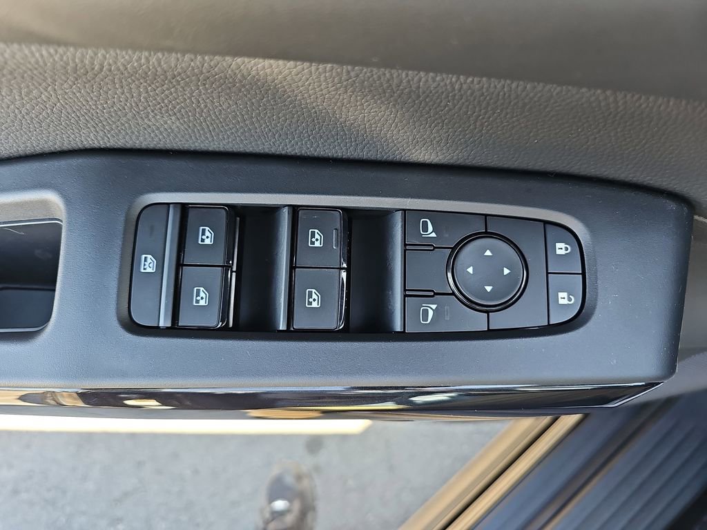 New 2026 Nissan Pathfinder Platinum image 31