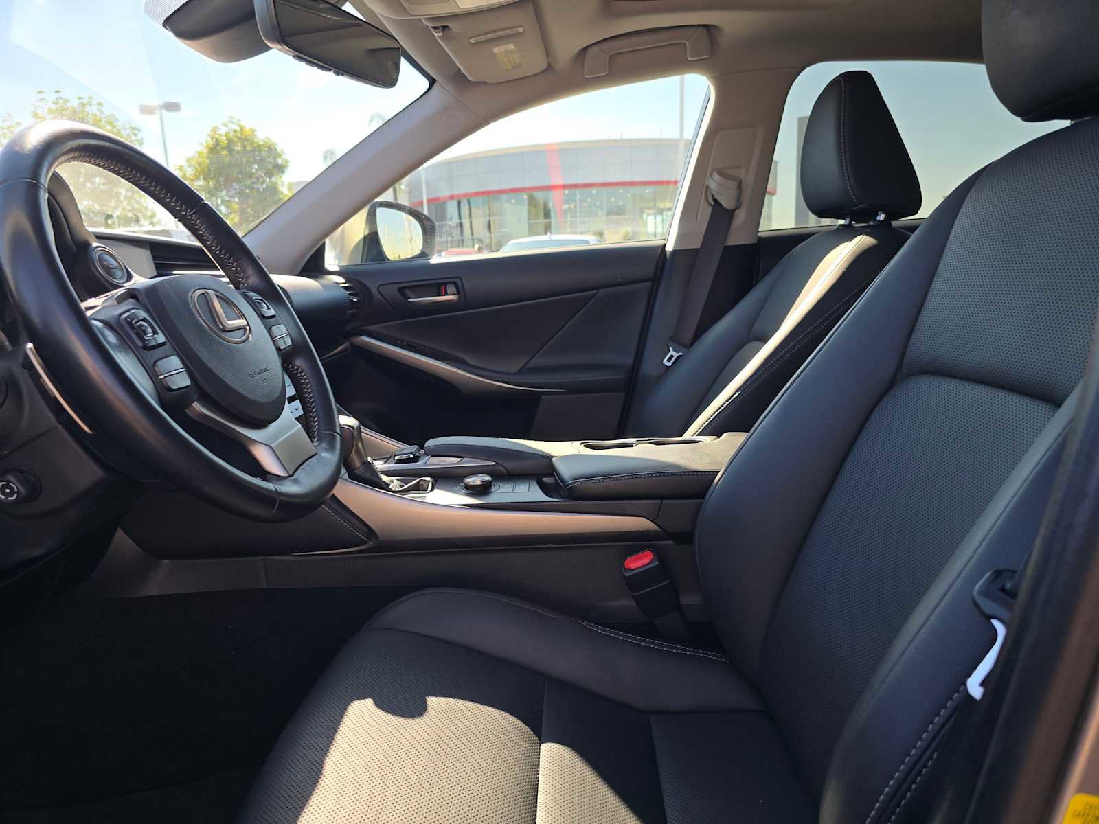 Used 2018 Lexus IS 300 image 21