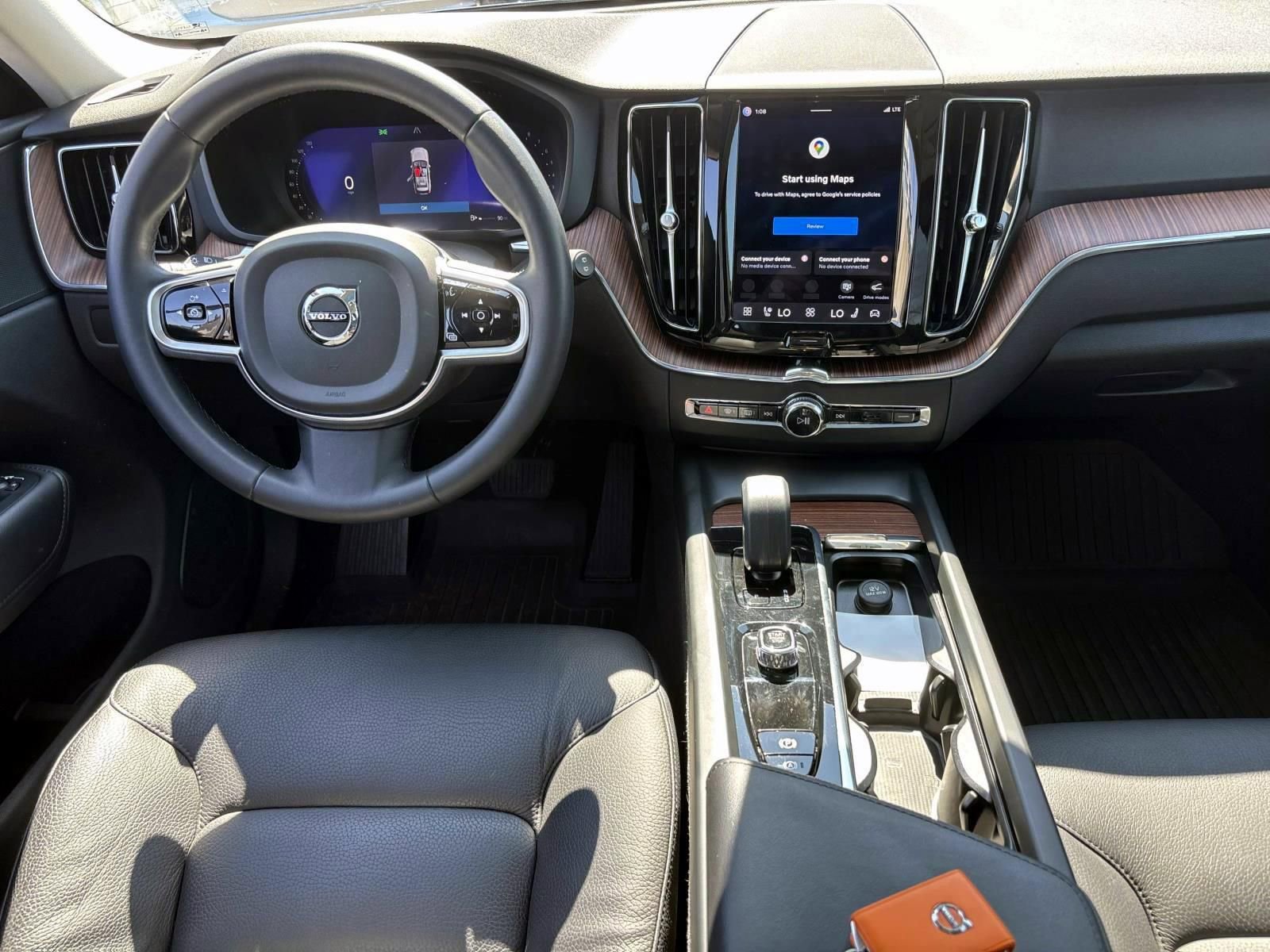 Used 2023 Volvo XC60 B5 Plus w/ Climate Package image 27