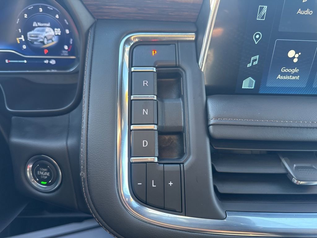 Used 2024 Chevrolet Suburban High Country w/ Premium Package image 36