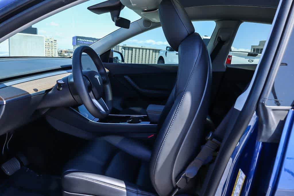 Used 2021 Tesla Model Y Long Range AWD/4WD image 16