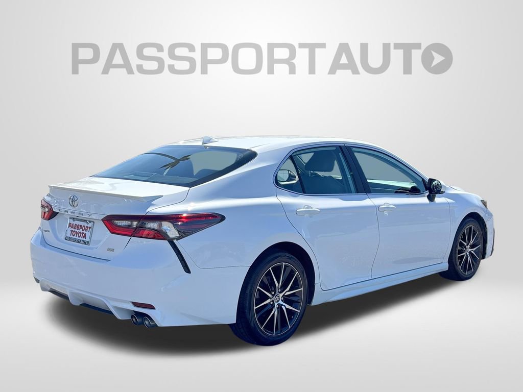 Used 2022 Toyota Camry SE FWD image 8