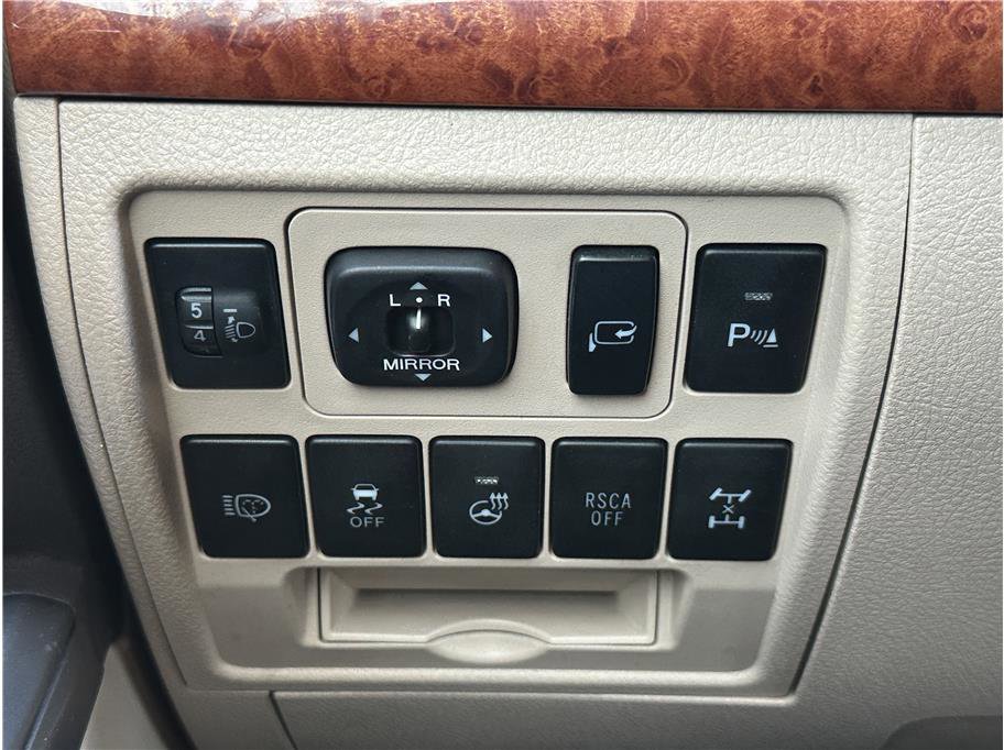 Used 2013 Toyota Land Cruiser AWD/4WD image 30
