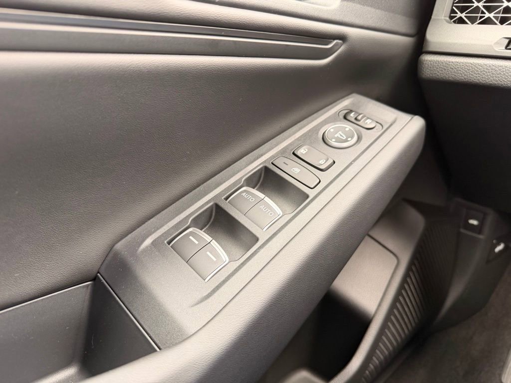 New 2025 Honda Accord SE image 12