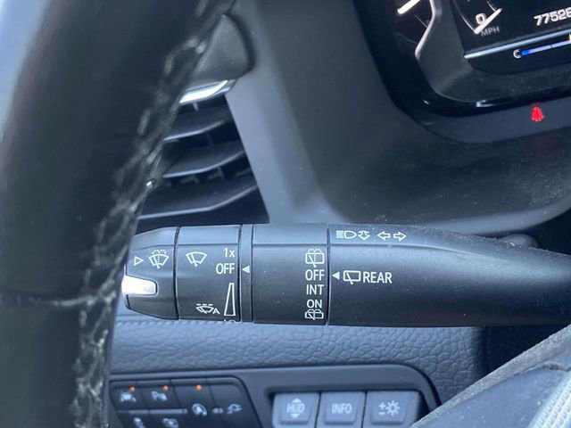 Used 2022 GMC Yukon Denali w/ Advanced Technology Package image 26