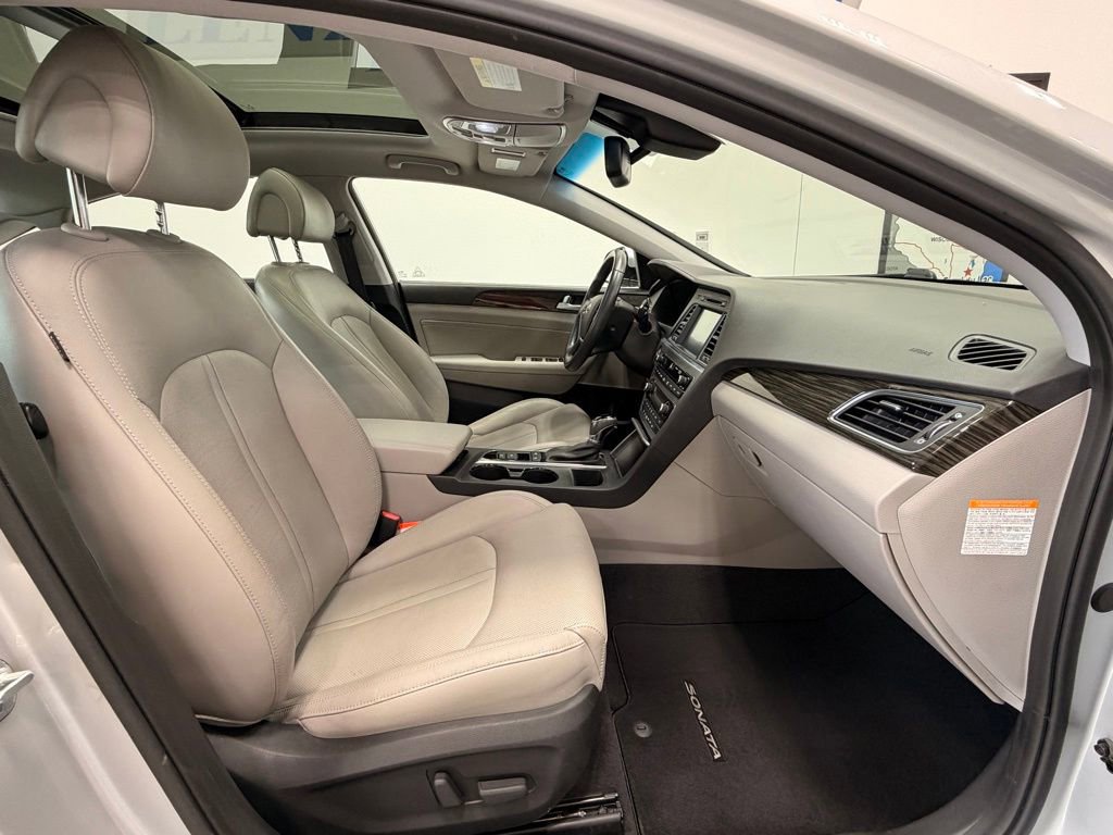 Used 2017 Hyundai Sonata Limited w/ Ultimate Package 02 FWD image 14