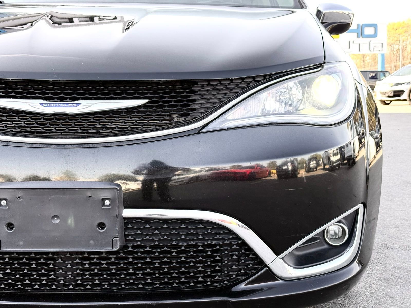 Used 2020 Chrysler Pacifica Limited FWD image 8