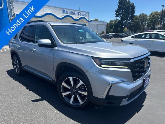 Used 2023 Honda Pilot Touring image 4
