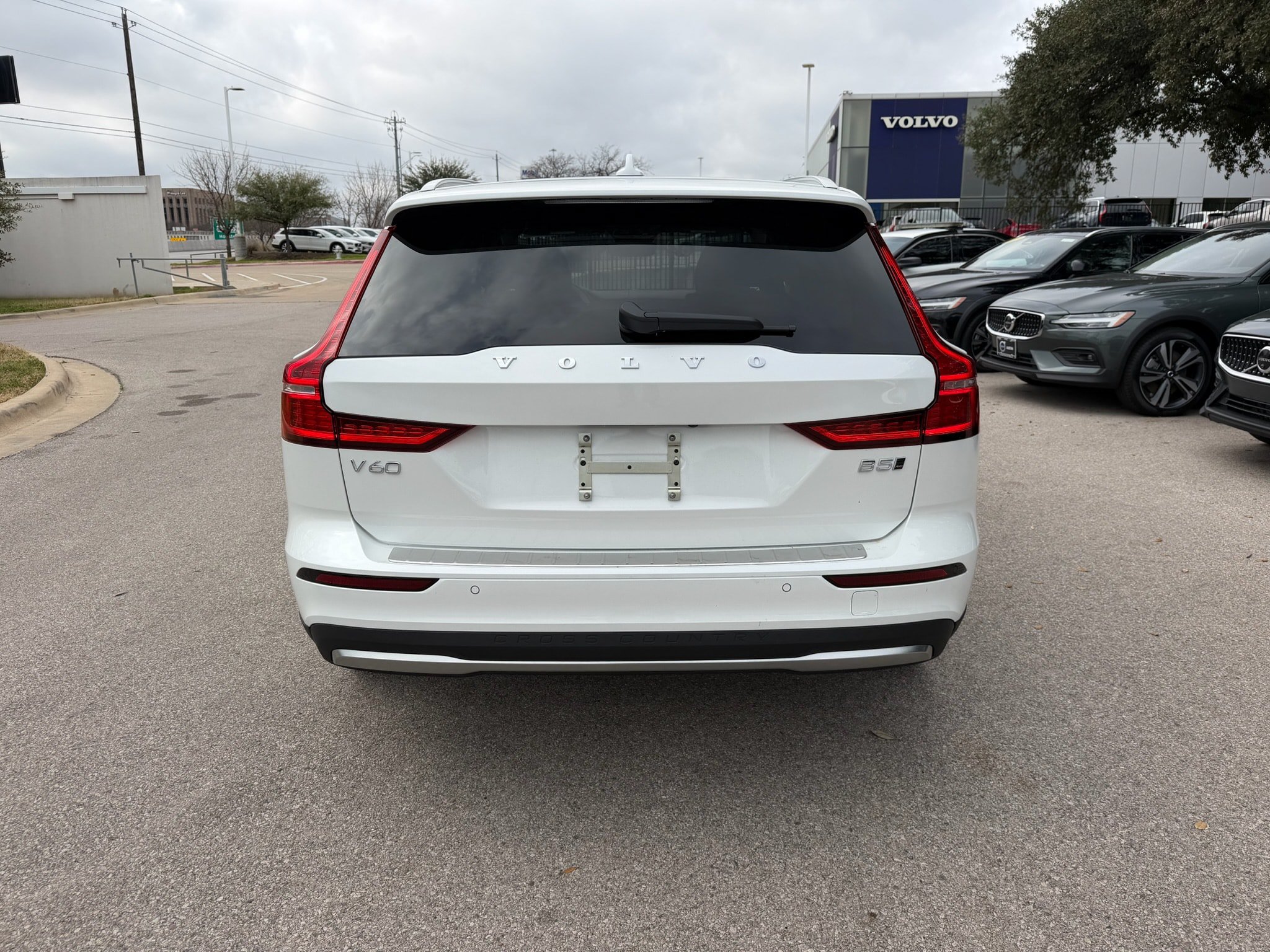 New 2026 Volvo V60 B5 Cross Country Plus w/ Protection Package Premier AWD/4WD image 5