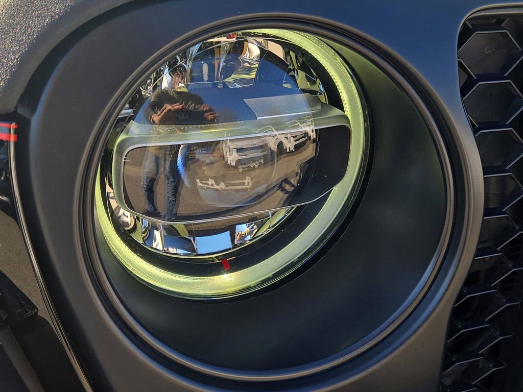 Used 2022 Jeep Gladiator Sport image 5