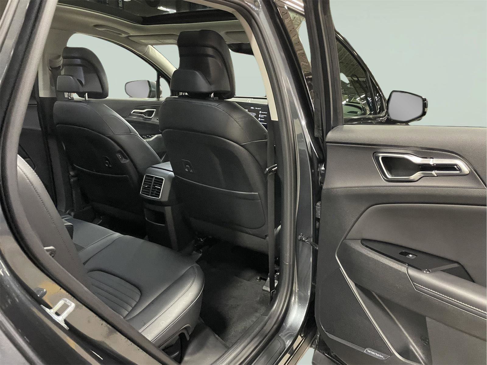 Used 2023 Kia Sportage SX image 19