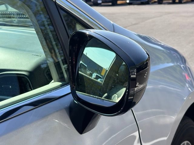 Used 2024 Chrysler Pacifica Touring-L FWD image 12